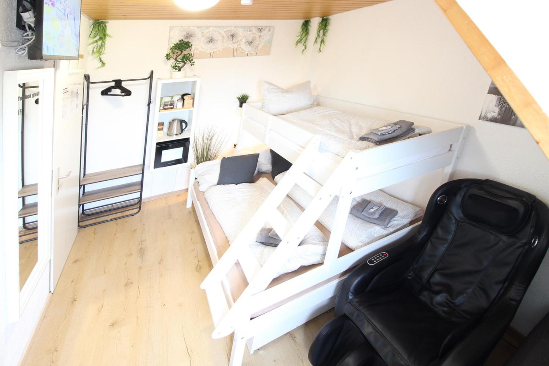 Hotel Ulm Zentrum - Komplettes Zimmer, Hochbett, Android Tv & Eigenem Bad - Perfekt Fuer Familien & Gruppen Exterior foto